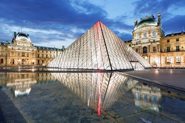 Museum Louvre di Perancis