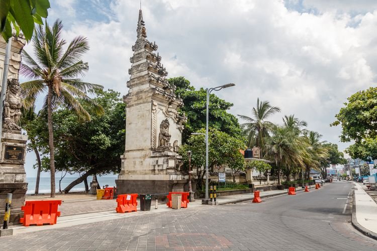 Pantai Kuta di Kabupaten Badung, Bali 