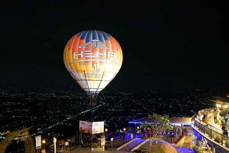 Sky Ballon, spot foto di HeHa Sky View, Yogyakarta