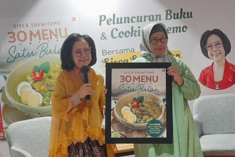  Acara peluncuran buku 30 menu untuk 1 bulan oleh Sisca Soewitomo di Gramedia Palmerah, Rabu (25/5/2022).