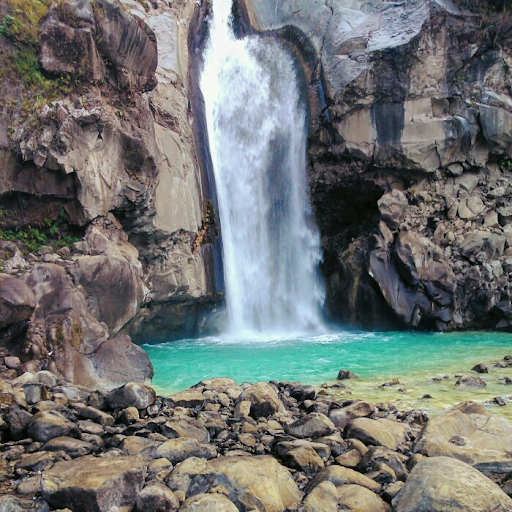 air terjun mangku sakit batuan