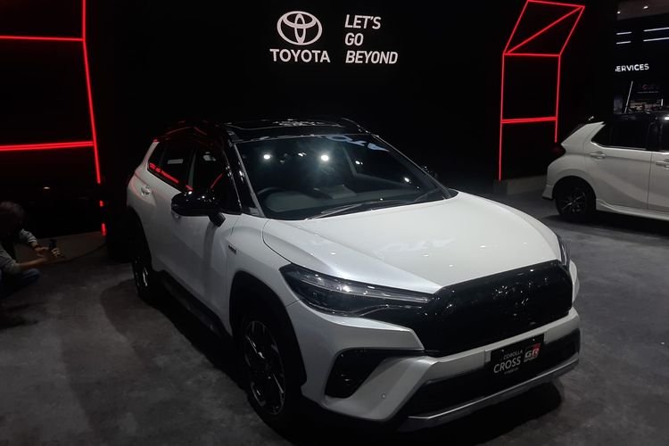 Corolla Cross GR Sport Hybrid resmi diluncurkan di IIMS 2023, Kamis (16/2/2023)