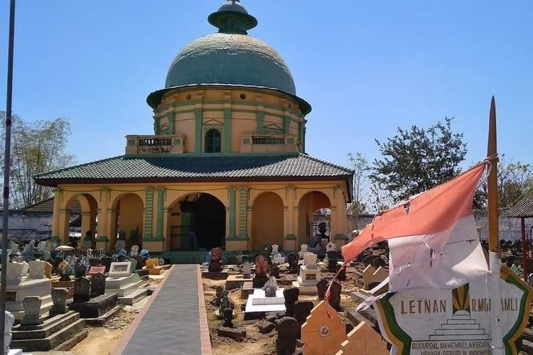 3 Tempat Wisata Religi di Sumenep, Ada Masjid Agung - Kompas.com