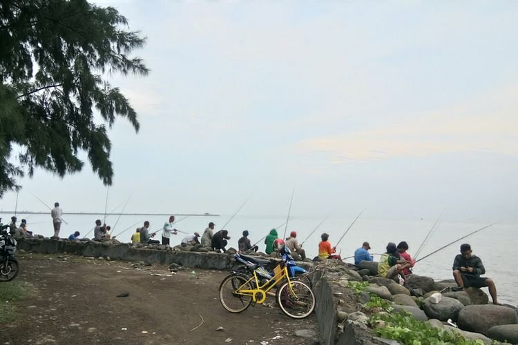 Pantai Slamaran di Kota Pekalongan, Jawa Tengah.