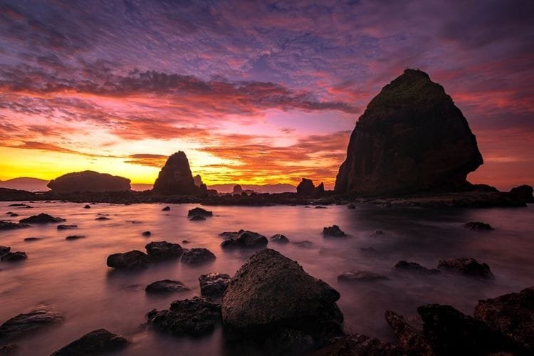 Pantai Papuma, destinasi wisata di Jember, Jawa Timur. 