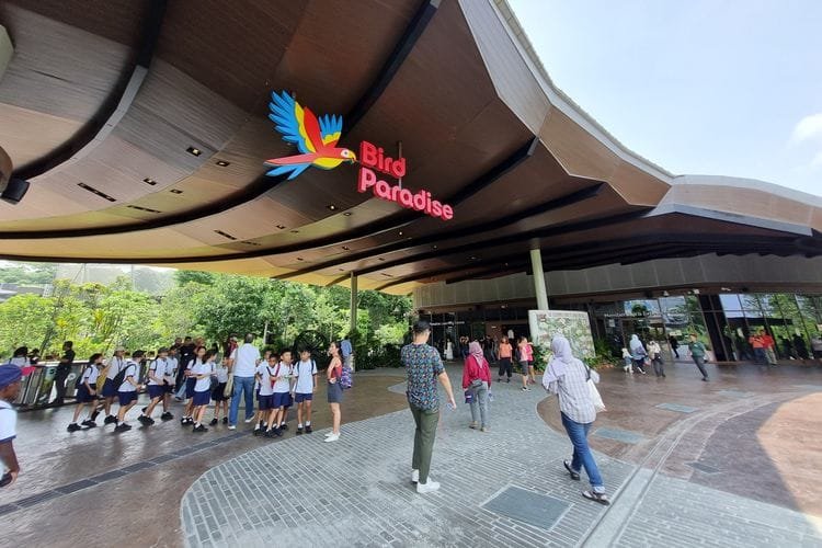 Gerbang depan Bird Paradise di Mandai, Singapura, Kamis (5/10/2023).