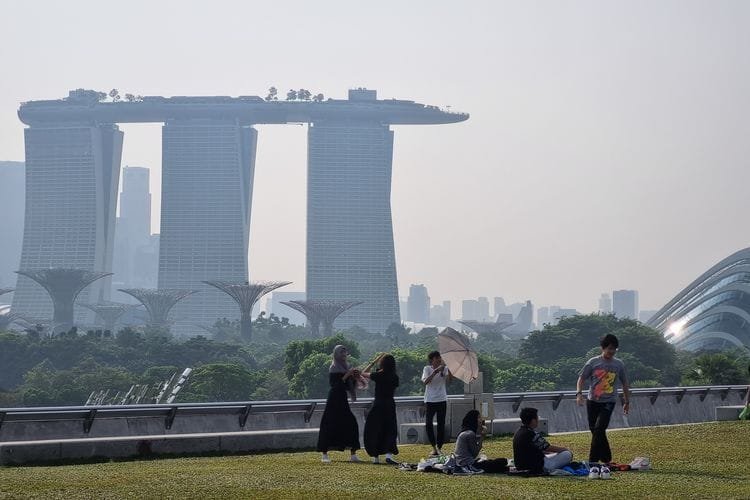 Suasana di rooftop Marina Barrage, Singapura, Jumat (6/10/2023).