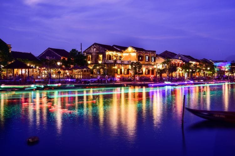 Malam hari di Hoi An, Vietnam